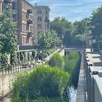 Innenstadt Refugium In Ruhiger Wasserlage+Balkon