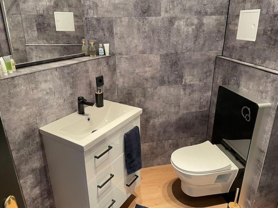 Apartment Innenstadt Refugium In Ruhiger Wasserlage+balkon Leipzig