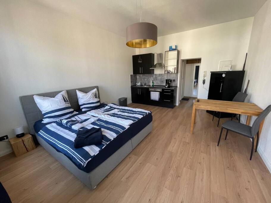 Innenstadt Refugium In Ruhiger Wasserlage+balkon Apartment Leipzig